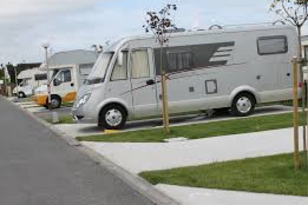 Motorhome - Camper - Kampeerautovoorzieningen